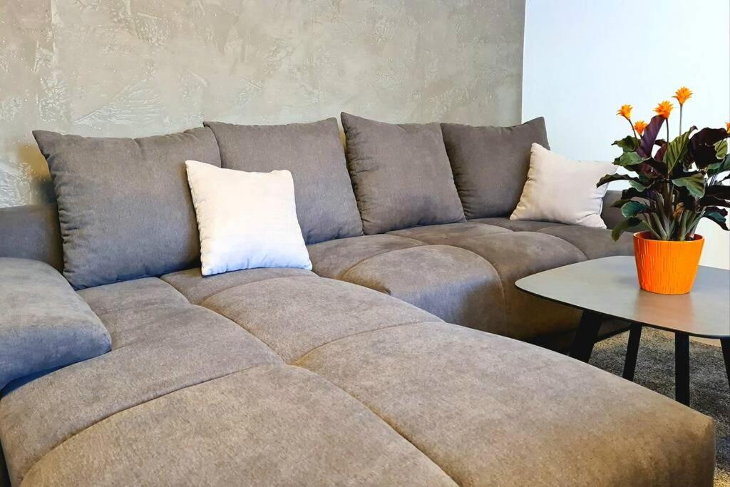Rivulet 2 Bedroom Apartment Баден-Баден Екстер'єр фото